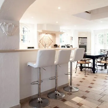 Villa De 4 Chambres A Grimaud Avec Piscine Privee Jardin Clos Et Wifi